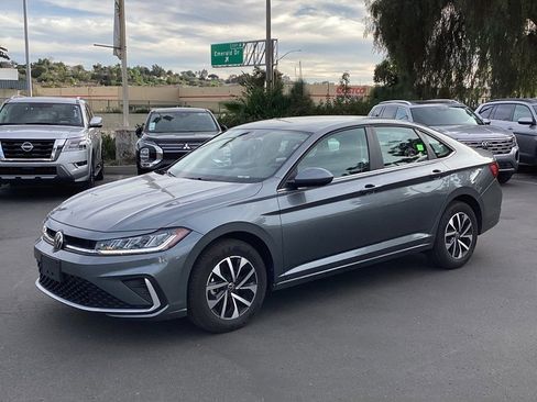 Used 2025 Volkswagen Jetta S image 5