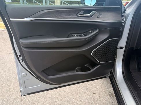 New 2026 Jeep Grand Cherokee Limited RWD image 28