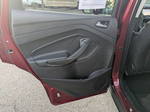 Used 2019 Ford Escape SEL image 25