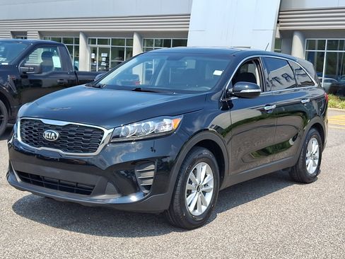 Used 2019 Kia Sorento L FWD image 4