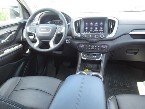 Used 2024 GMC Terrain SLT w/ Tech Package FWD image 13