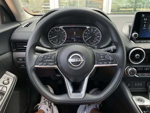 Used 2025 Nissan Sentra SV FWD image 25