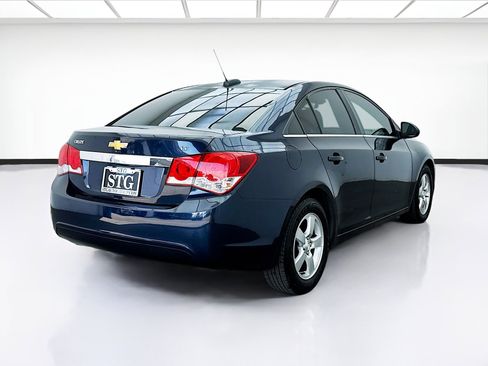 Used 2015 Chevrolet Cruze LT image 4