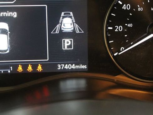 Used 2024 Nissan Kicks SR w/ SR Premium Package FWD image 13