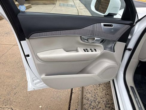 Used 2024 Volvo XC90 T8 Ultimate w/ Lounge Package image 15