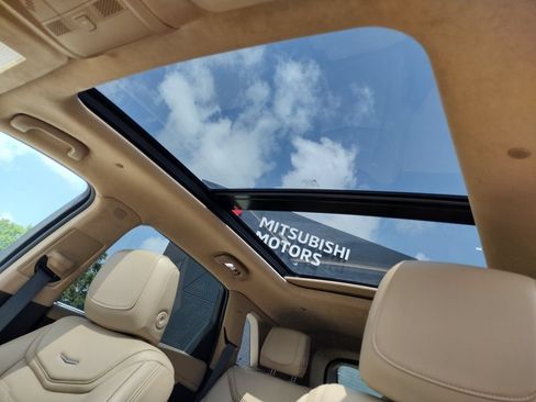 Used 2019 Cadillac XT5 Platinum AWD/4WD image 5