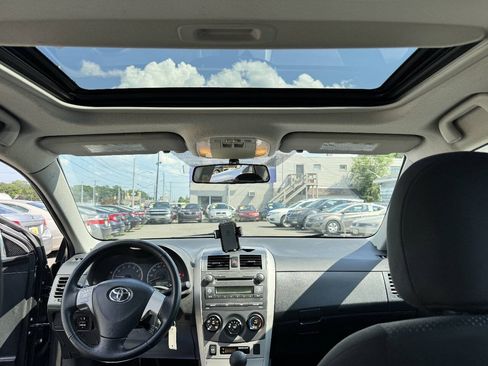 Used 2010 Toyota Corolla CE FWD image 14