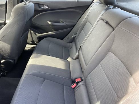 Used 2018 Chevrolet Cruze LT w/ Convenience Package FWD image 10