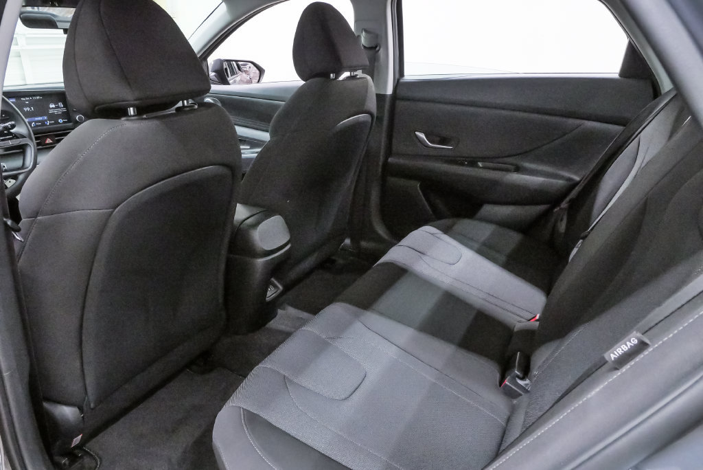 Certified 2026 Hyundai Elantra SE w/ Cargo Package FWD image 10