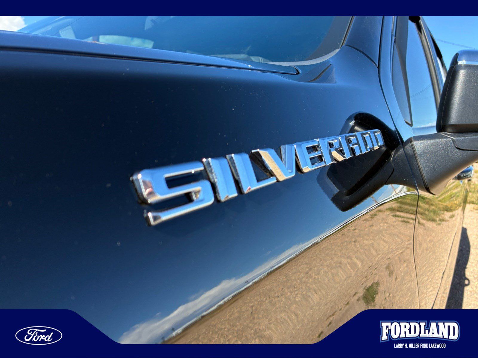 Used 2024 Chevrolet Silverado 1500 LT AWD/4WD image 23