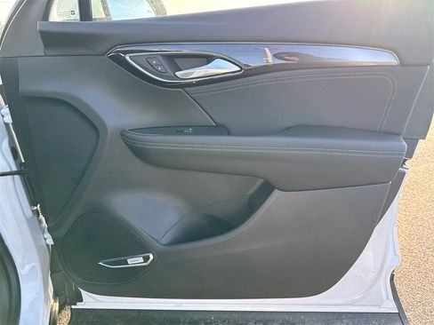 New 2025 Buick Envision Preferred image 39