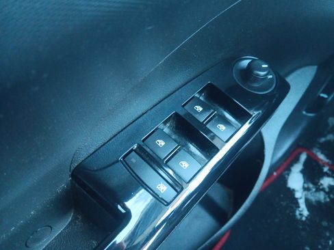 Used 2017 Chevrolet Sonic LT image 19