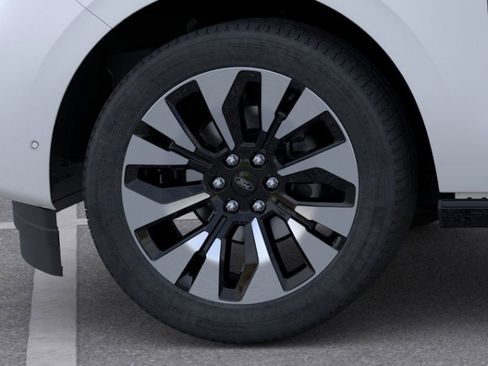 New 2025 Ford Expedition Max Platinum w/ Driver's Package image 19