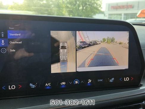 Used 2024 Chevrolet Traverse LT FWD image 23