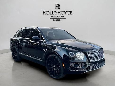 Used 2017 Bentley Bentayga image 3