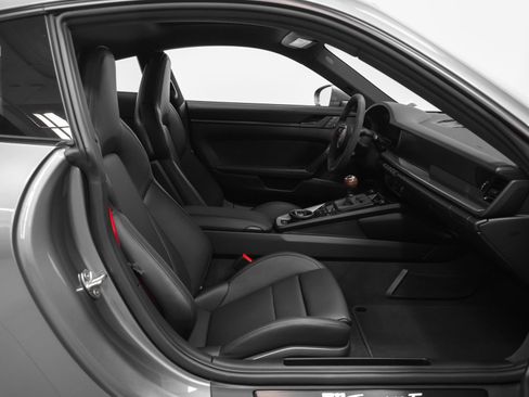 Certified 2026 Porsche 911 Carrera T RWD image 33