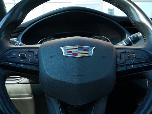 Used 2019 Cadillac XT4 Premium Luxury image 16