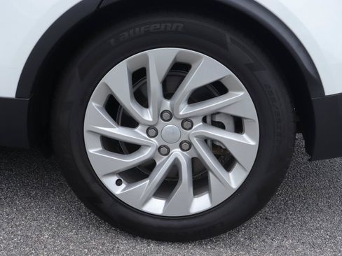 Used 2024 Land Rover Discovery S AWD/4WD image 41
