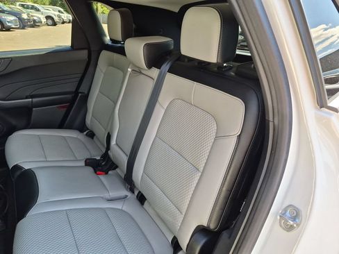 Certified 2023 Ford Escape SE FWD image 32