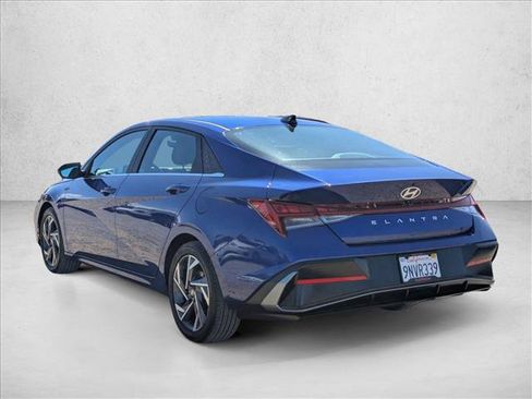 Used 2024 Hyundai Elantra SEL w/ Convenience Package FWD image 8