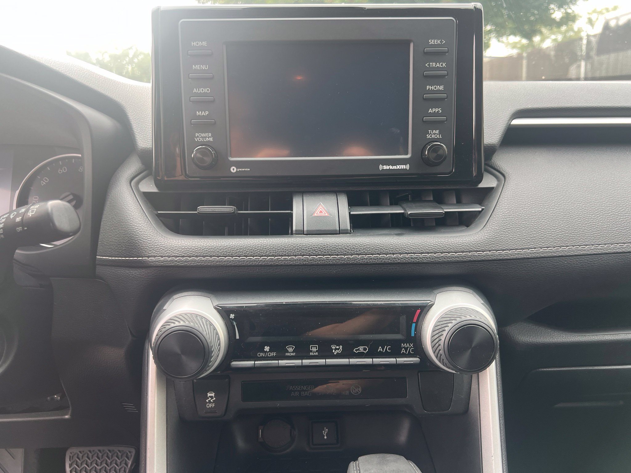 Used 2021 Toyota RAV4 LE FWD image 16