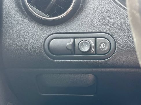 Used 2009 Pontiac G6 GT w/ Sun And Sound Plus Package FWD image 19