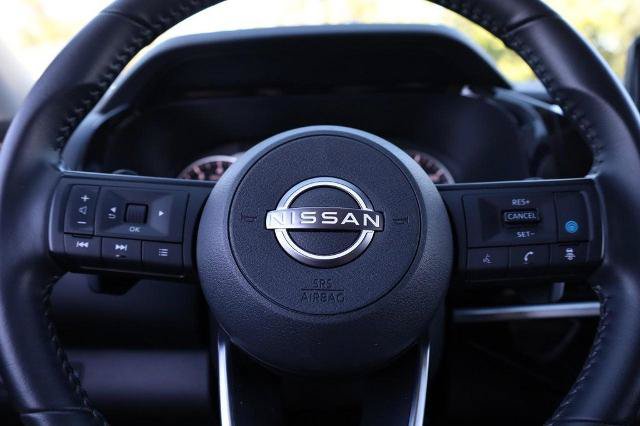 Certified 2025 Nissan Pathfinder SV FWD image 11