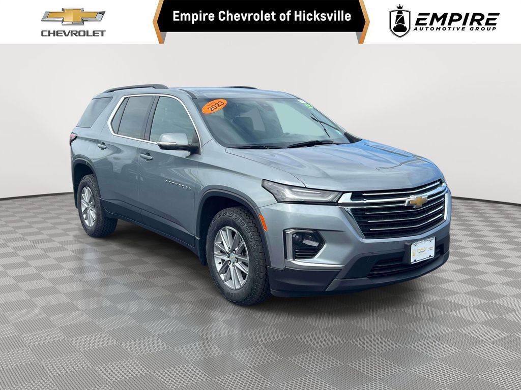 Used 2023 Chevrolet Traverse LT AWD/4WD image 1