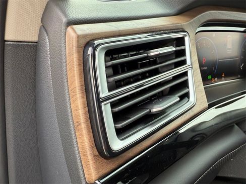 New 2026 Volkswagen Atlas SE image 23