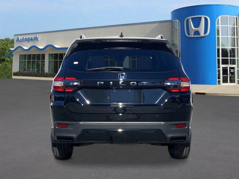 New 2026 Honda Pilot Sport image 3
