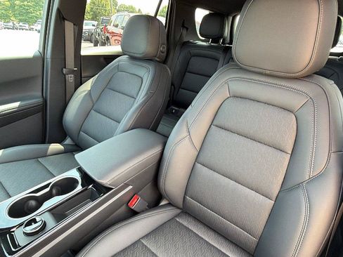 New 2027 Chevrolet Equinox LT w/ Convenience Package II FWD image 17