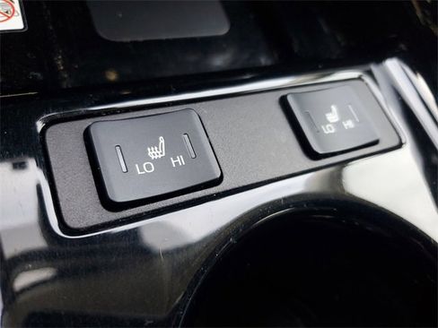 Used 2020 Toyota Prius XLE image 26