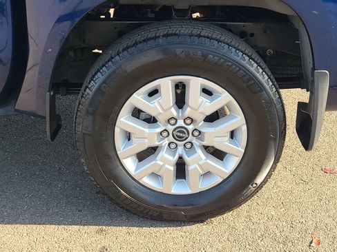 Used 2023 Nissan Frontier SV w/ SV Convenience Package image 16