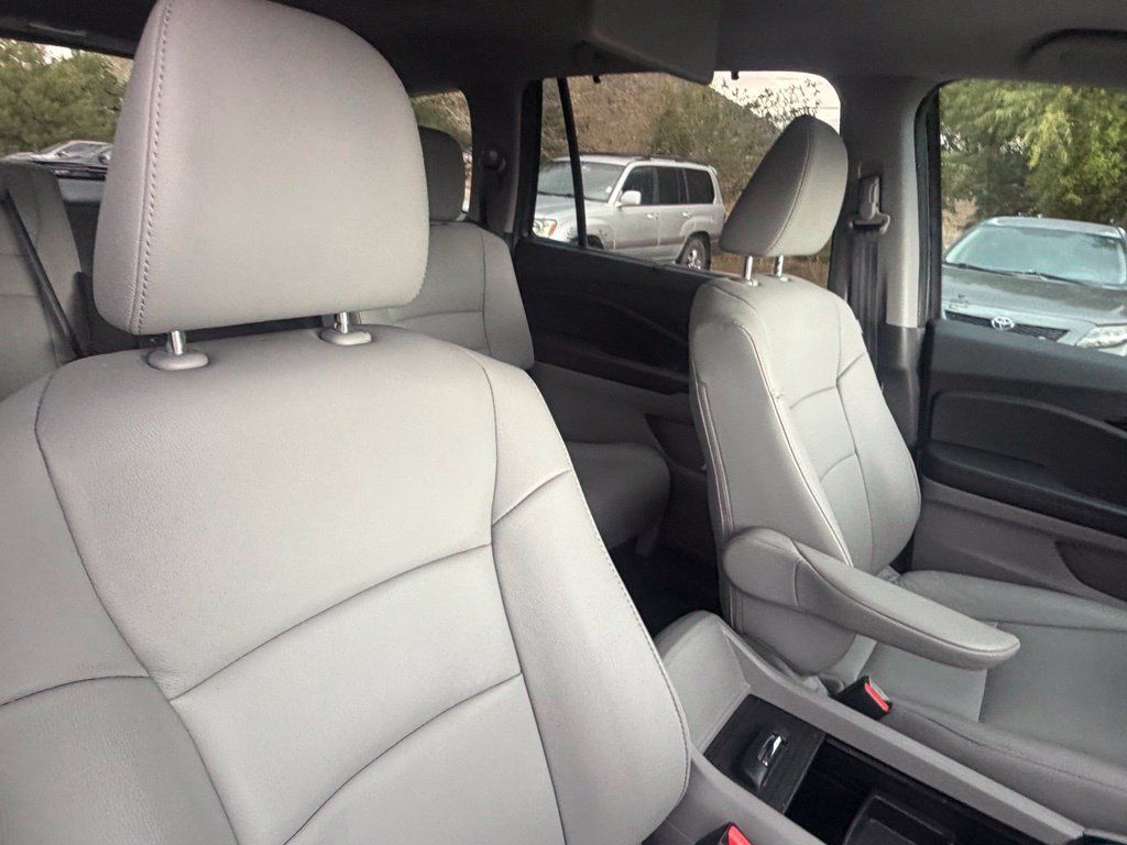 Used 2022 Honda Pilot Touring image 13