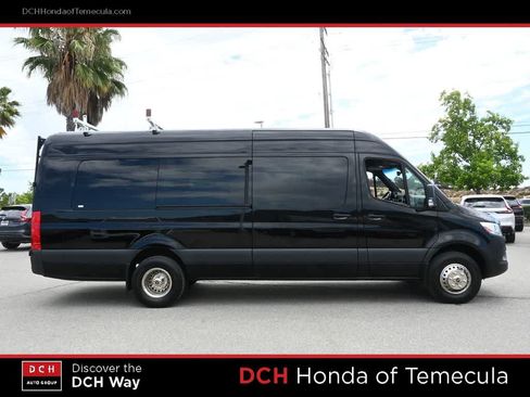Used 2020 Mercedes-Benz Sprinter 3500 w/ Windows All Around Package image 5