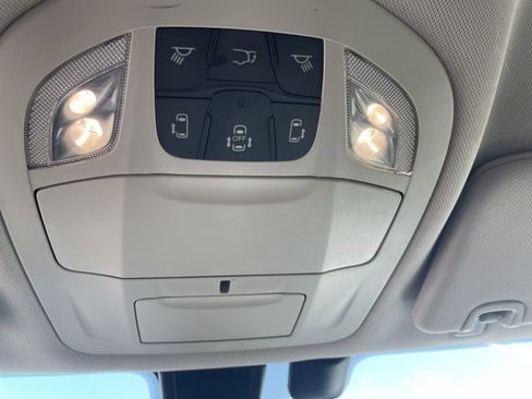 Used 2017 Chrysler Pacifica Touring-L w/ Tire & Wheel Group image 20