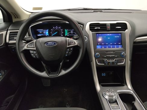 Used 2020 Ford Fusion SE image 22