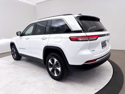 Used 2023 Jeep Grand Cherokee 4WD 4xe image 19