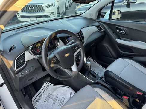 Used 2020 Chevrolet Trax LT w/ LT Convenience Package image 11