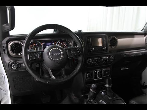 Used 2018 Jeep Wrangler Unlimited Sport S AWD/4WD image 6