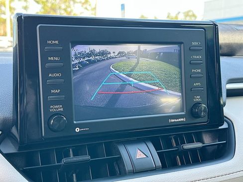 Used 2022 Toyota RAV4 XLE image 14