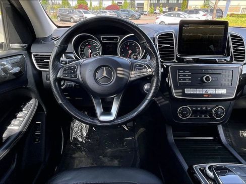 Used 2017 Mercedes-Benz GLE 550e image 7