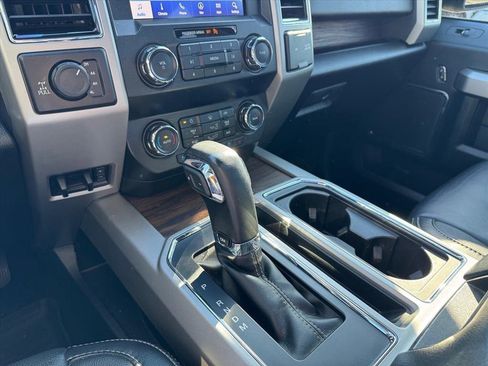Used 2019 Ford F150 Lariat image 17