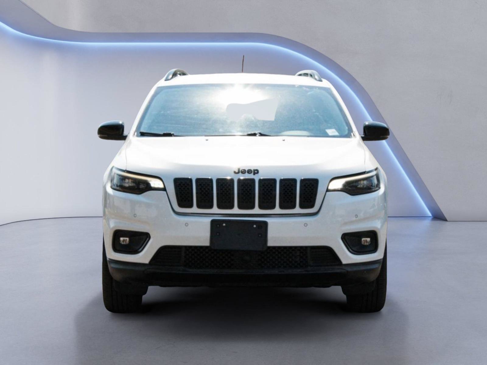 Used 2023 Jeep Cherokee Altitude Lux AWD/4WD image 2