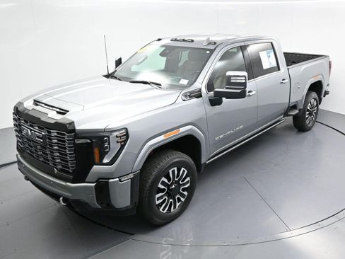 Used 2025 GMC Sierra 3500 Denali Ultimate AWD/4WD image 39