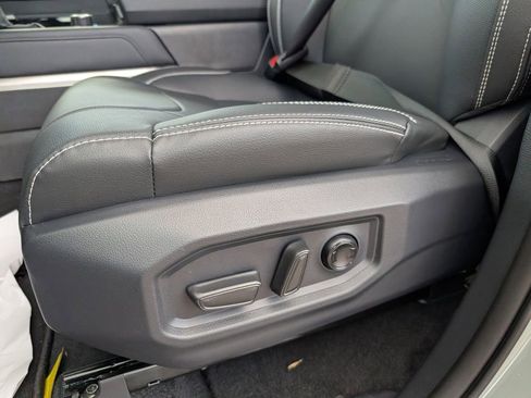 New 2026 Toyota Tundra Limited AWD/4WD image 11