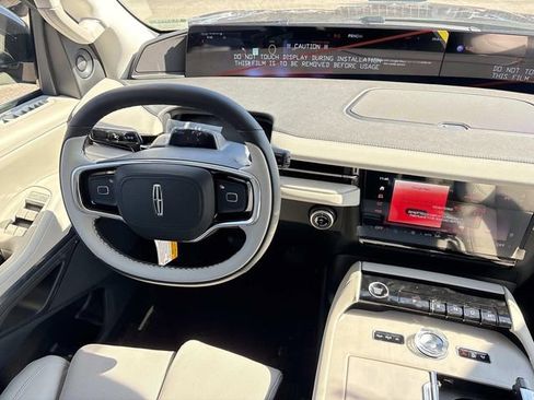 New 2026 Lincoln Navigator L Premier image 13