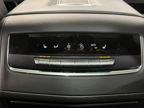 Used 2022 Cadillac Escalade Sport Platinum w/ Heavy-Duty Trailer Package AWD/4WD image 27