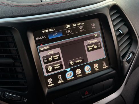 Used 2014 Jeep Cherokee Trailhawk w/ Leather Interior Group image 30