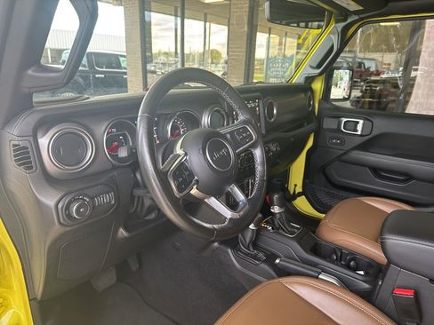 Used 2022 Jeep Wrangler Unlimited Rubicon w/ Steel Bumper Group image 10